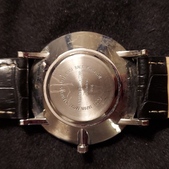 Vintage Accutime Classic Quartz Watch - Picture 4 of 9